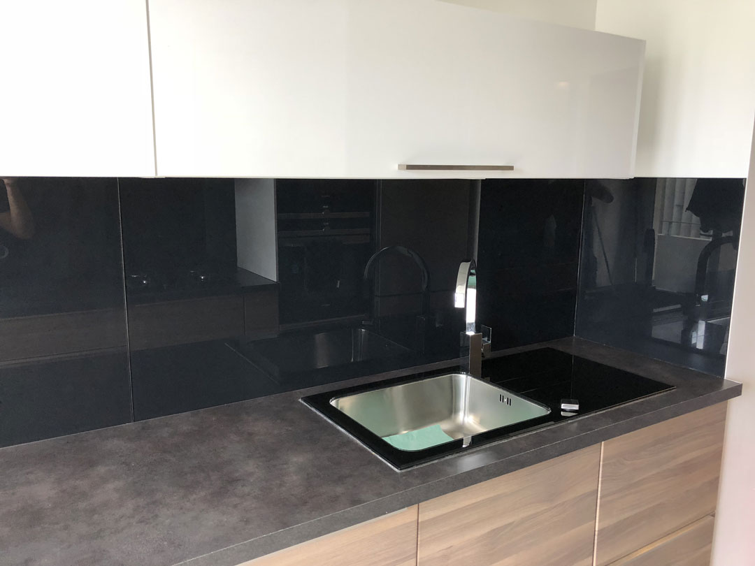 Cuisine ouverte installée par Rénov'isol à Crolles en Isère