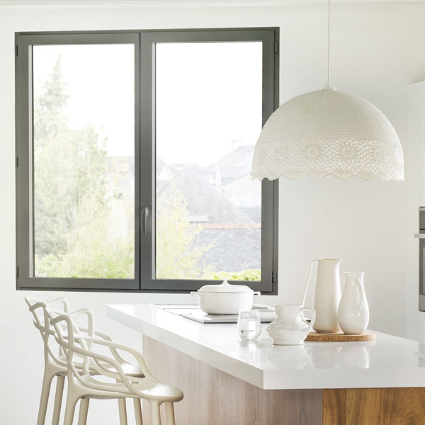 Fenêtre mixte bois-aluminium par Rénov'isol en Isère