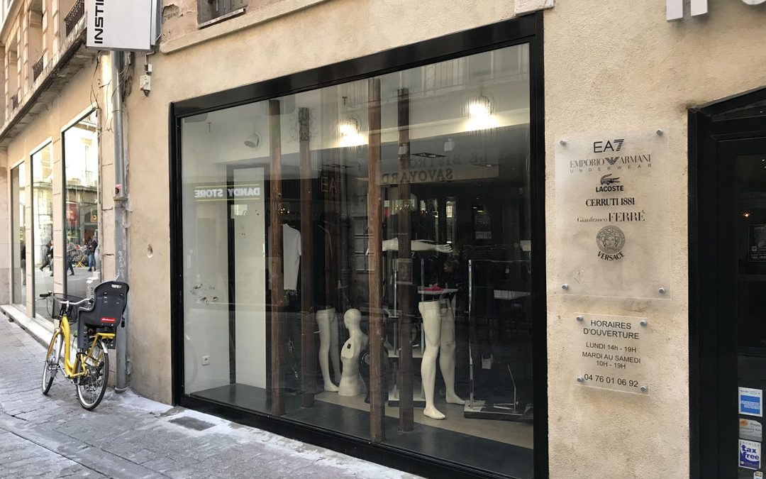 Vitrier en Urgence à Grenoble et en Isère : Ce Qu&rsquo;il Faut Savoir