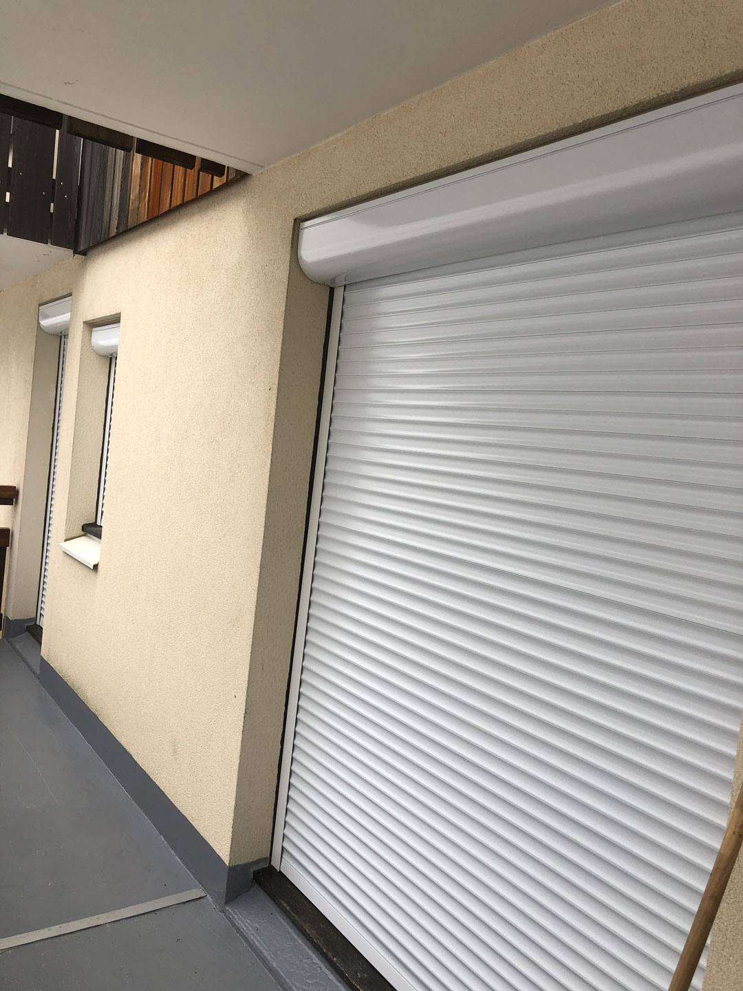 Installation de volets roulants pour un appartement à Brignoud en Isère par Renov'isol
